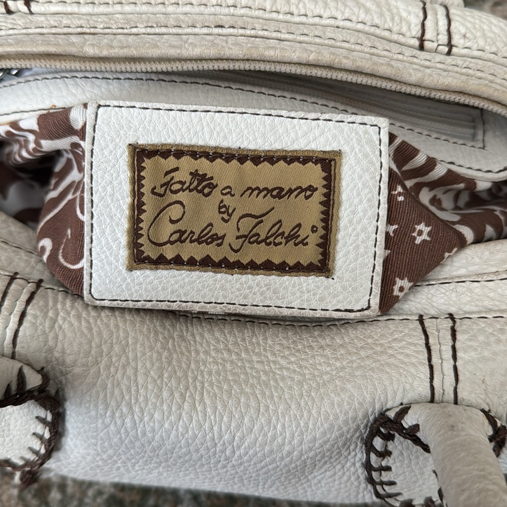 Elegant White Leather Handbag - Picture 2 of 8